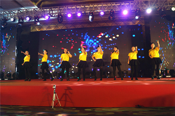 領(lǐng)先生物召開(kāi)2018年度表彰獎(jiǎng)勵(lì)大會(huì)暨2019年度工作規(guī)劃大會(huì) 領(lǐng)先生物召開(kāi)2018年度表彰獎(jiǎng)勵(lì)大會(huì)暨2019年度工作規(guī)劃大會(huì)